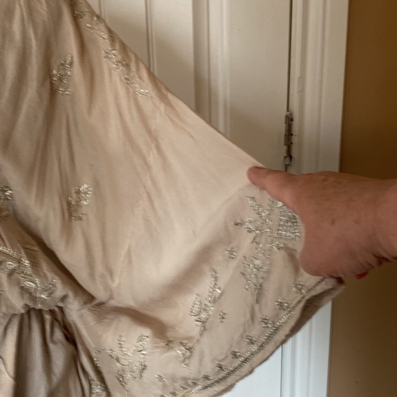 Beautiful blouse bought in Australia 🇦🇺 - Picture 2 of 7